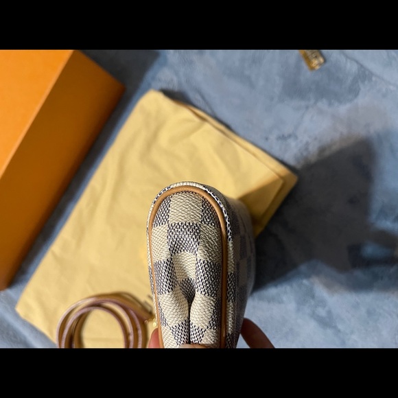 ❌SOLD❌Louis Vuitton Eva clutch Azur - Picture 7 of 12